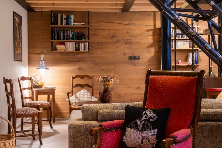 le salon confortable pour se poser après une journée sportive