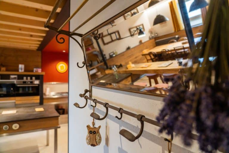 bout de miroir dans la salle à manger